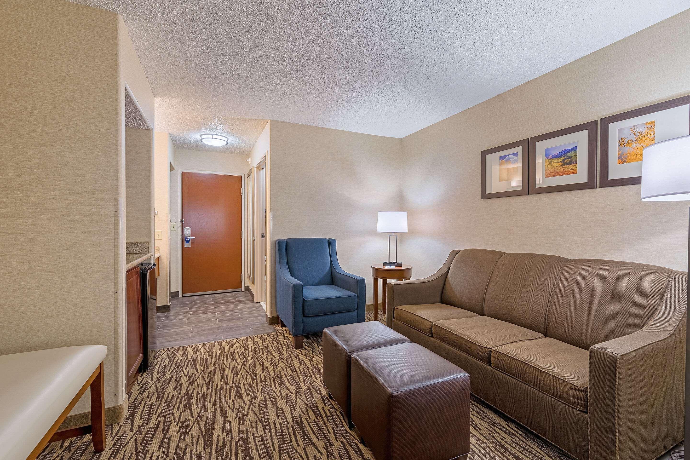 Comfort Golden West On Parkway 3* Evergreen