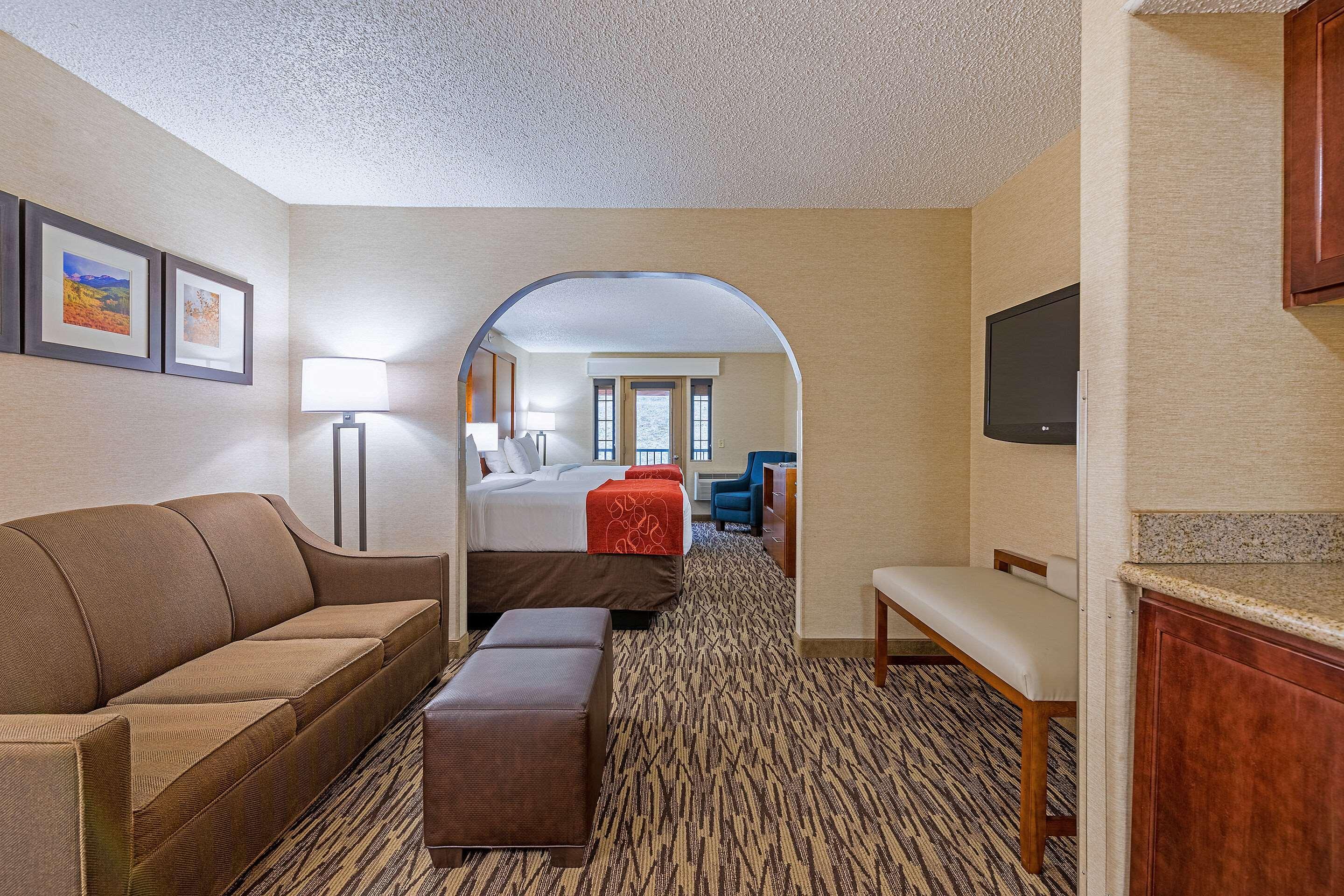 Hotel Comfort Golden West On Parkway