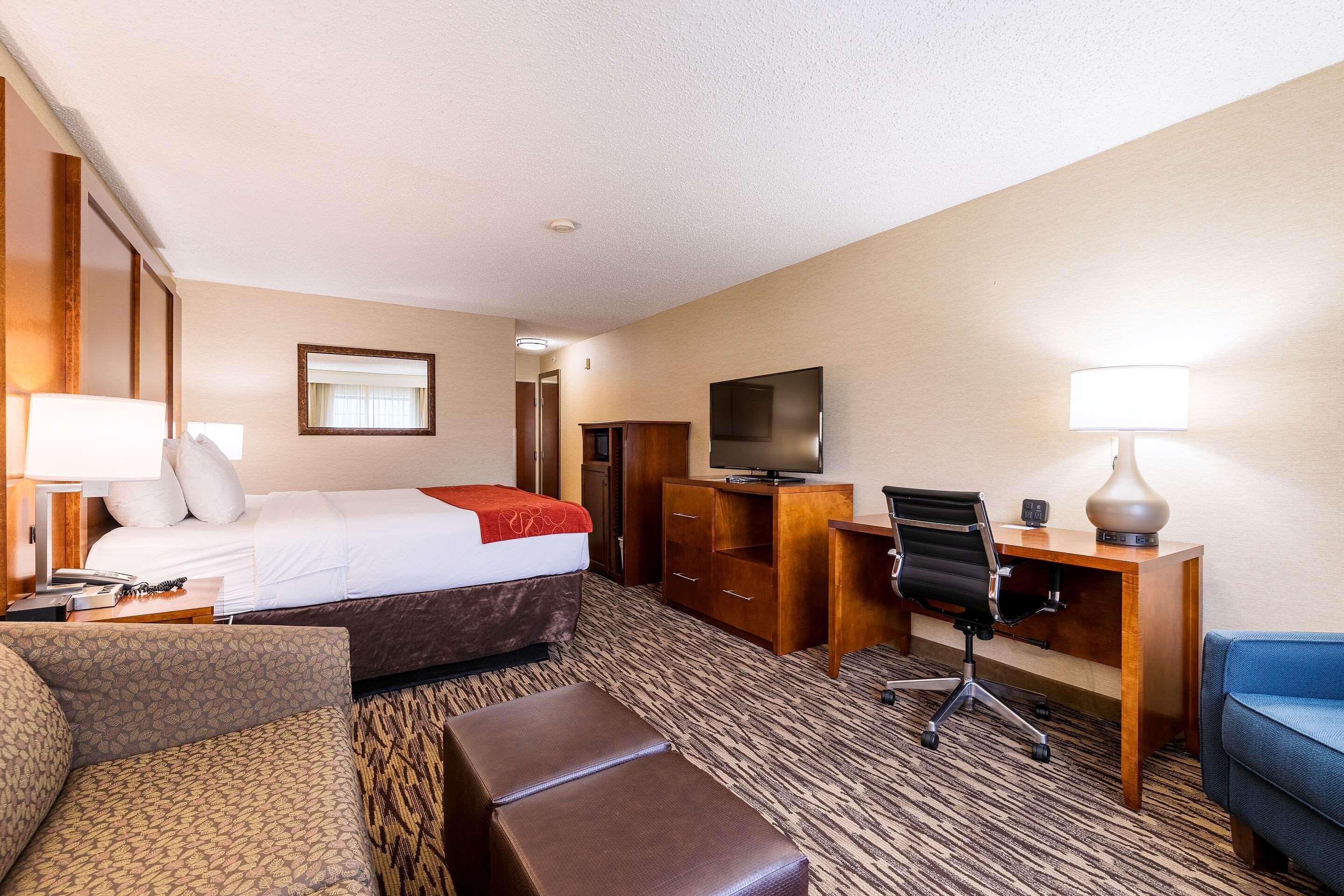 Comfort Golden West On Parkway 3* Evergreen