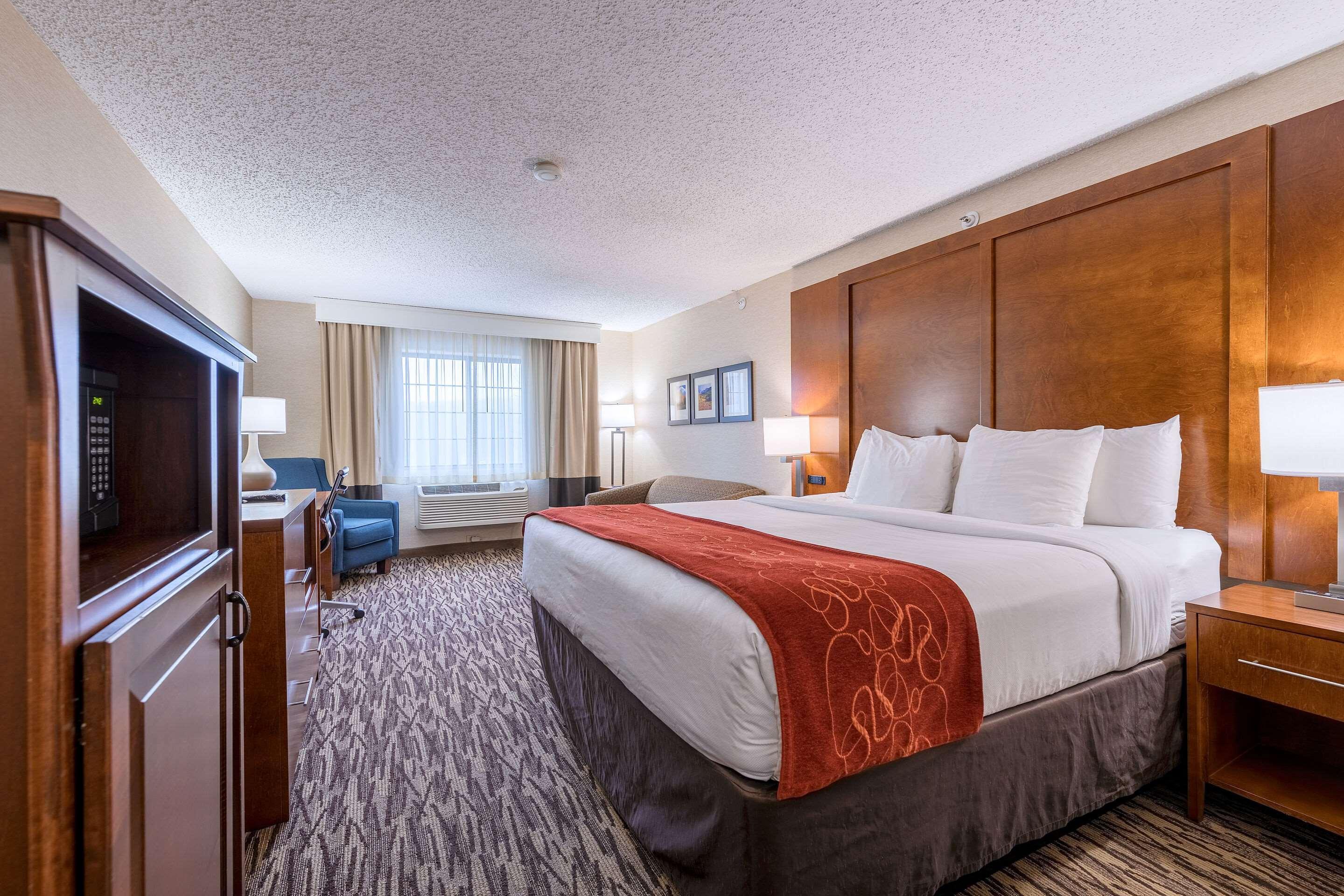 Comfort Golden West On Parkway 3* Evergreen