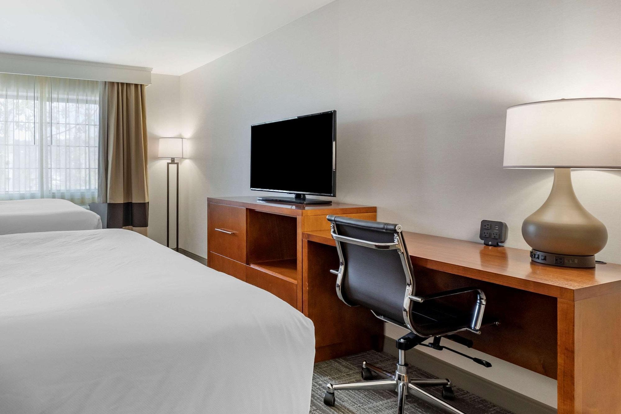 Hotel Comfort Golden West On Parkway Evergreen