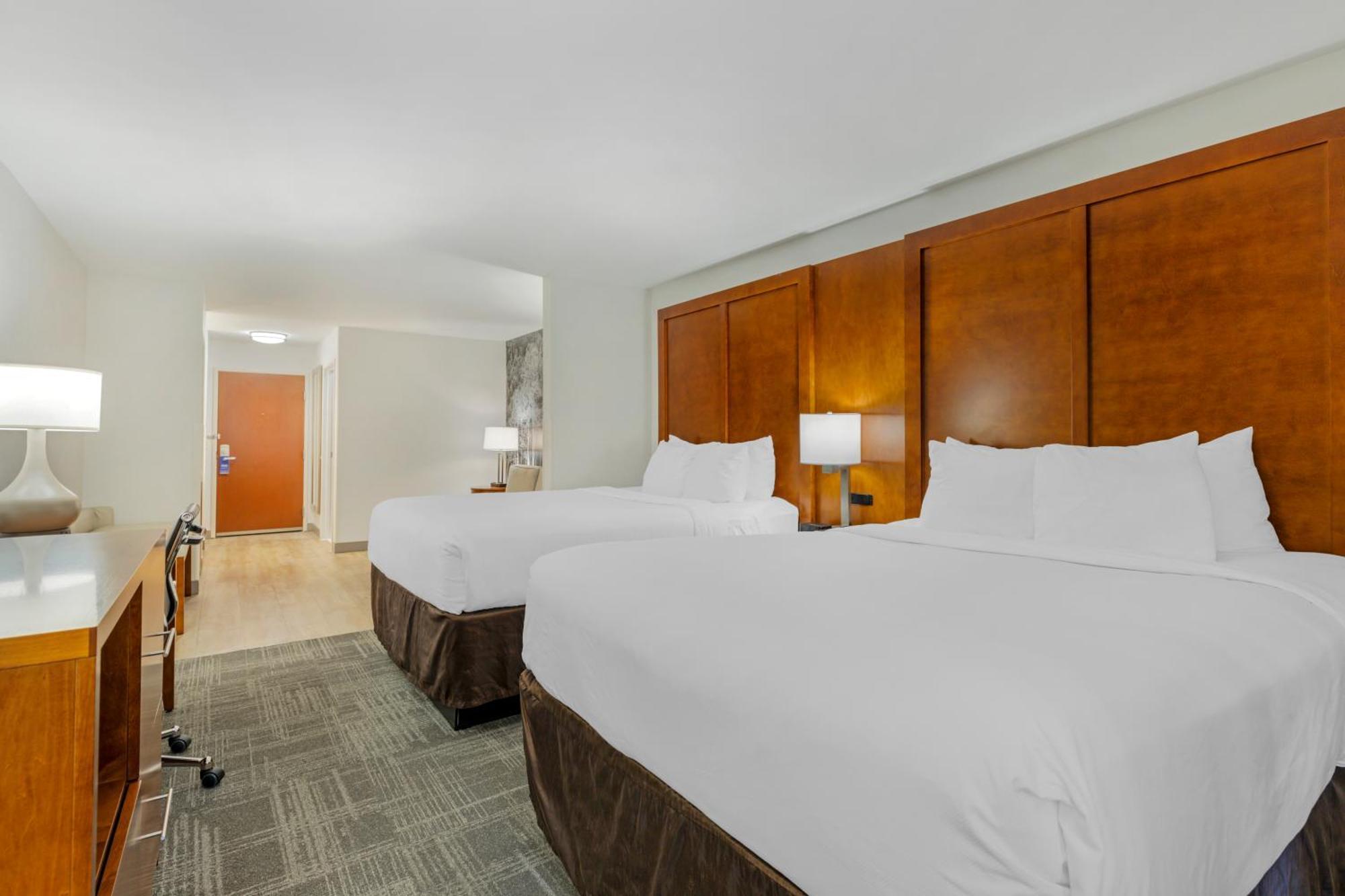 Comfort Golden West On Parkway 3*