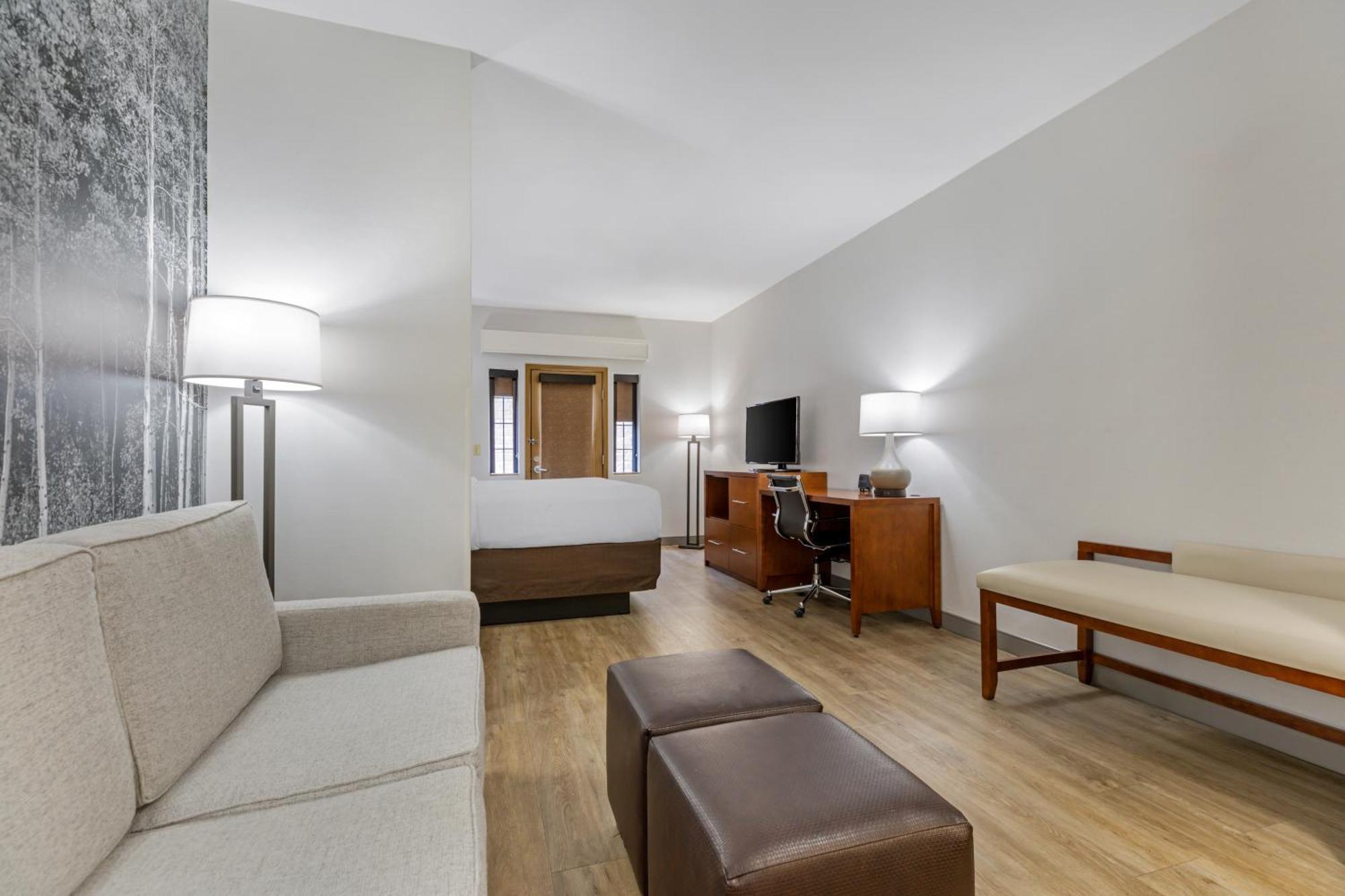 Hotel Comfort Golden West On Parkway